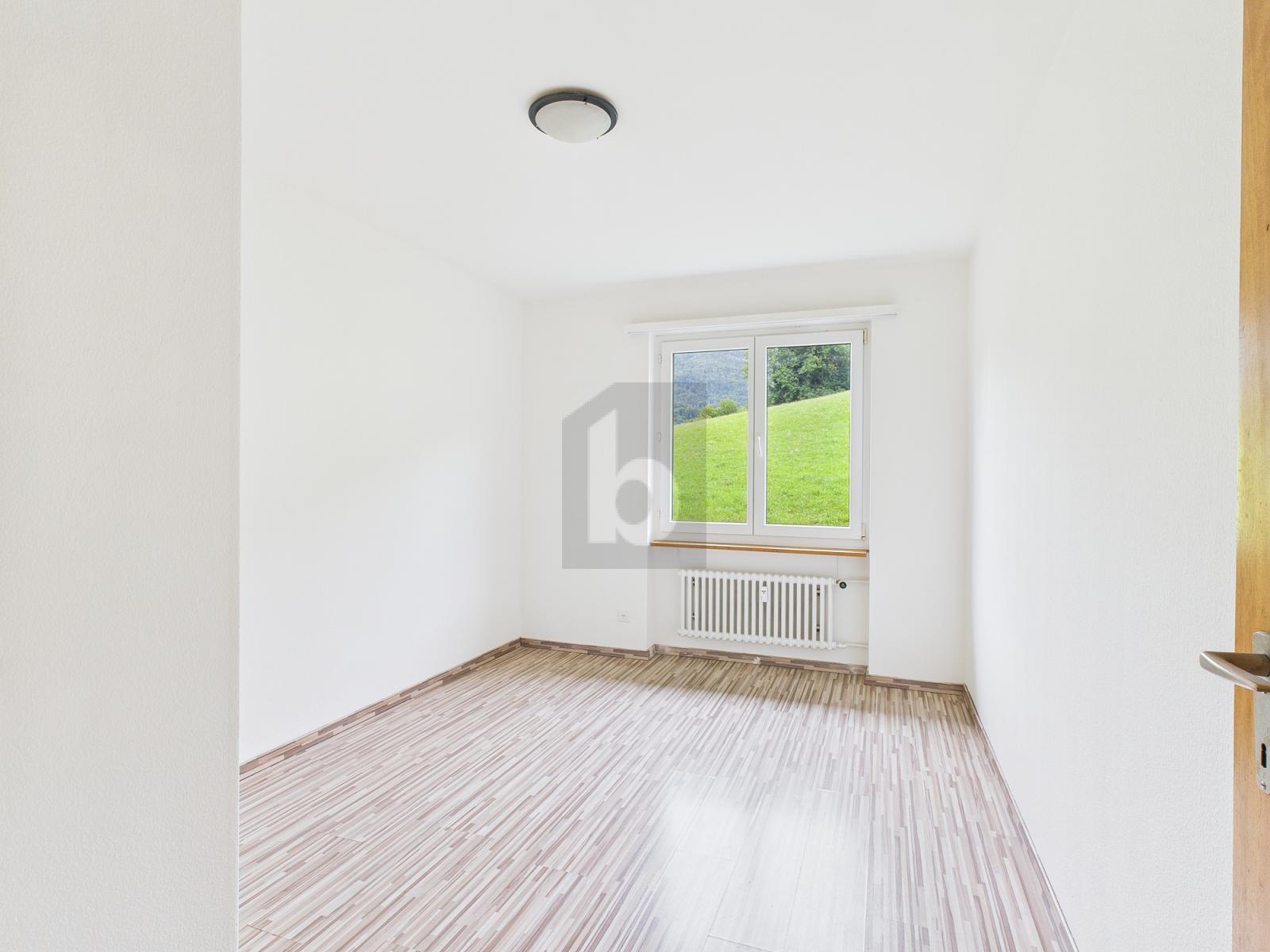 PRAKTISCHER GRUNDRISS MIT BALKON – Reigoldswil