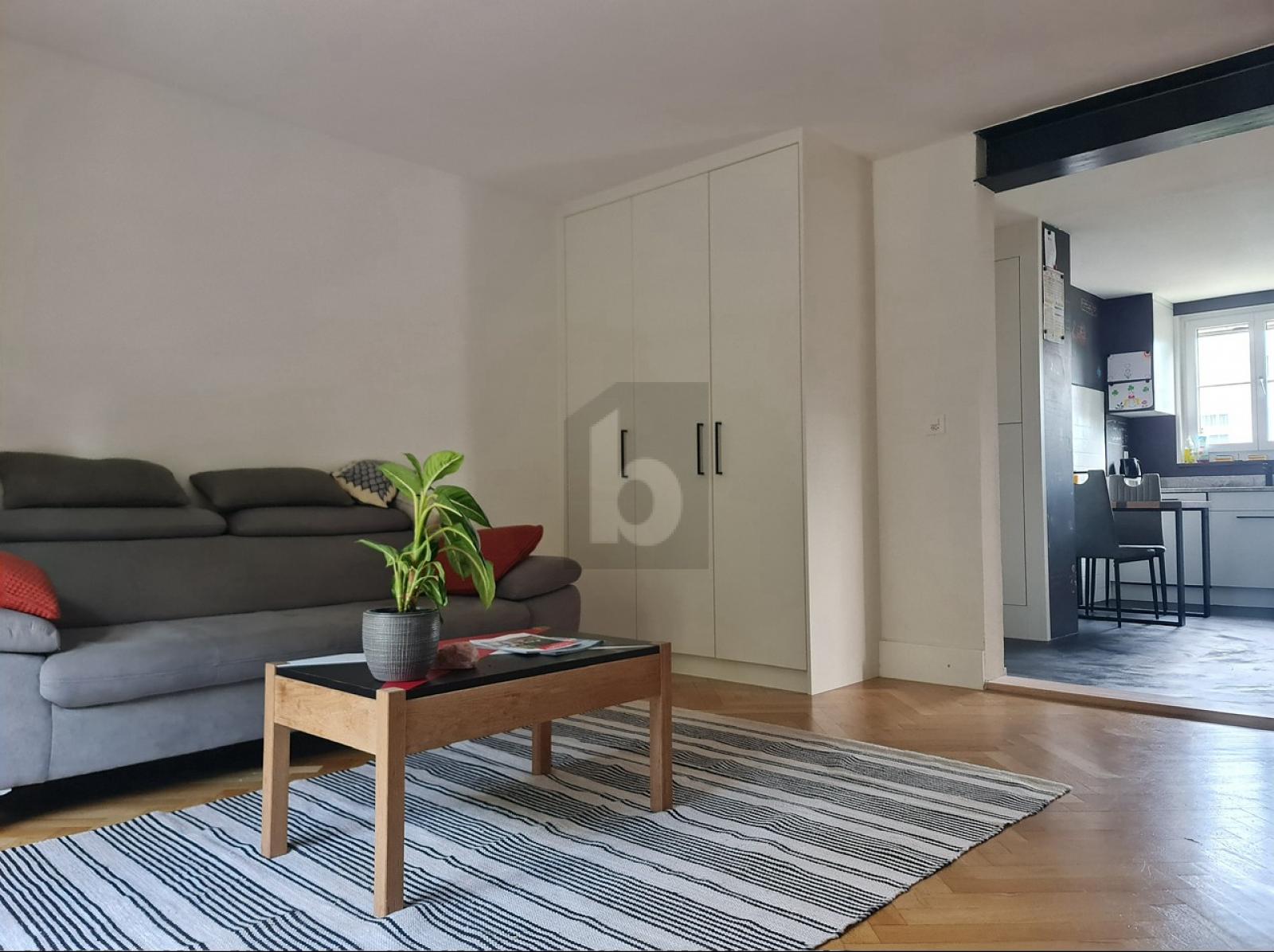 RENOVIERT UND IN ZENTRALER LAGE – Bulle