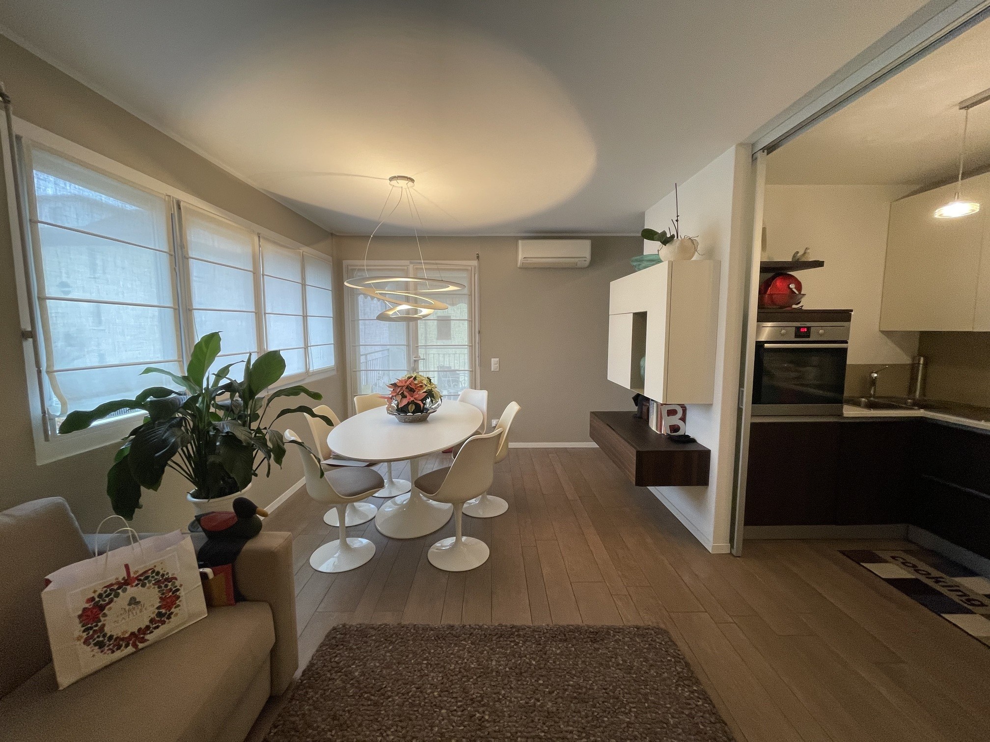ELEGANTE ED AMPIO APPARTAMENTO 2.5 CON GRANDE POSTEGGIO – Chiasso