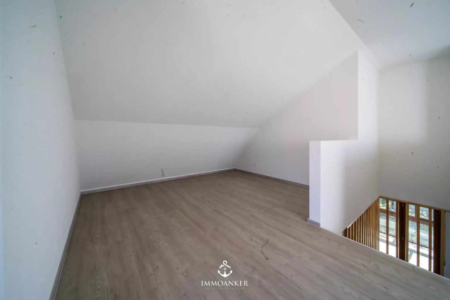 Frisch saniertes 6.5-Zimmer-Einfamilienhaus mit Südhanglage und Weitsicht in Füllinsdorf – Füllinsdorf