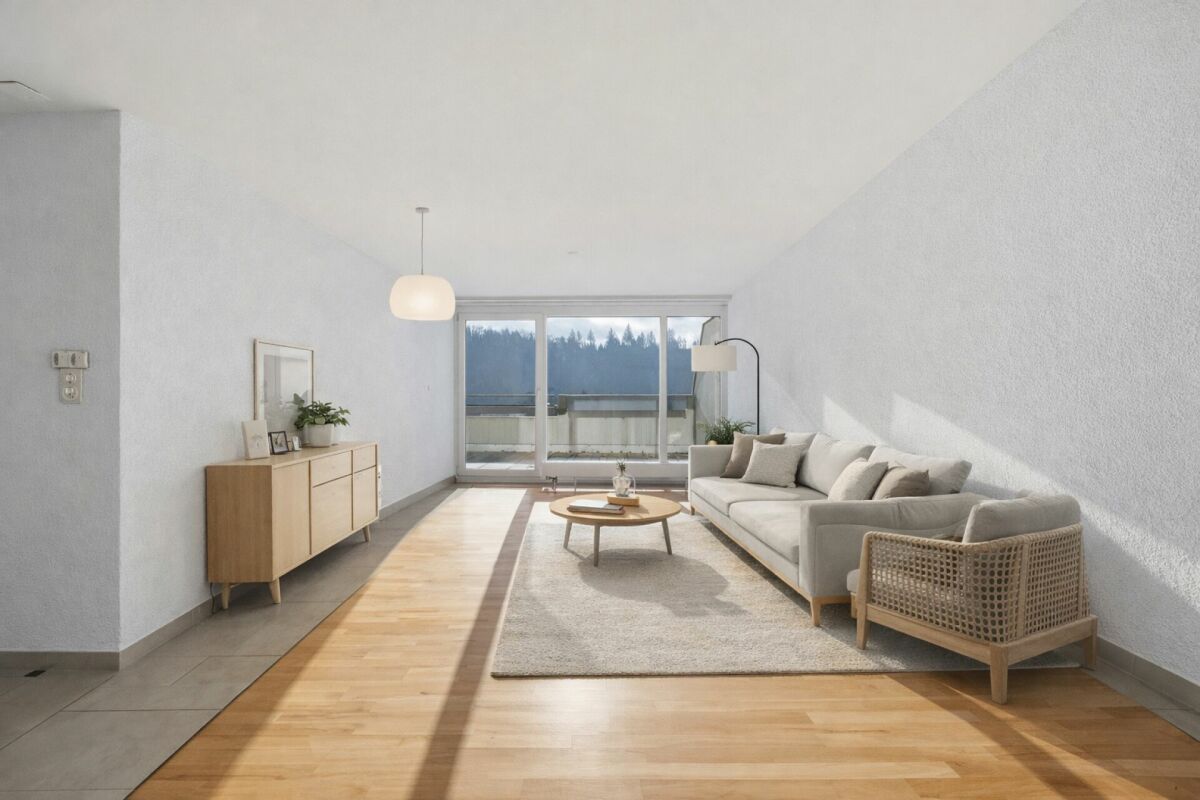 Renovierte 4.5-Zimmer-Wohnung mit grosszügigem Balkon, Lift und Garage – Zwingen