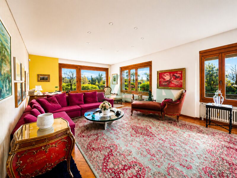 Cozy villa on one floor with beautiful large garden and swimming pool – Mendrisio