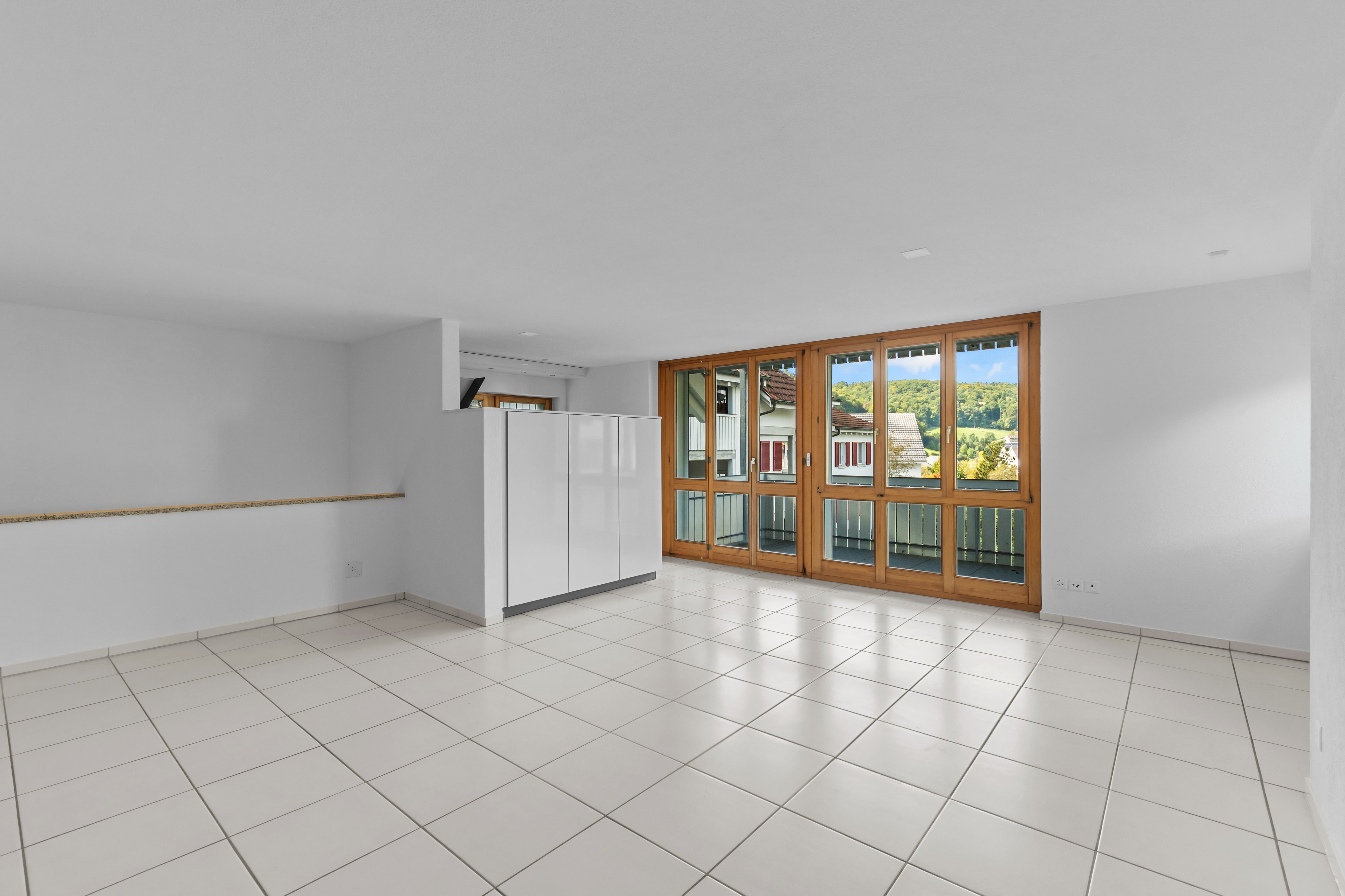 Lichtdurchflutete Maisonettewohnung an idyllischer Lage mit Balkon – Buus