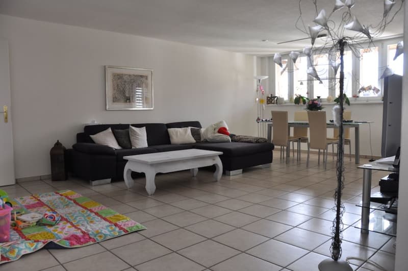 Wohnung mit gedecktem Balkon im Dorfkern von Seltisberg – Seltisberg
