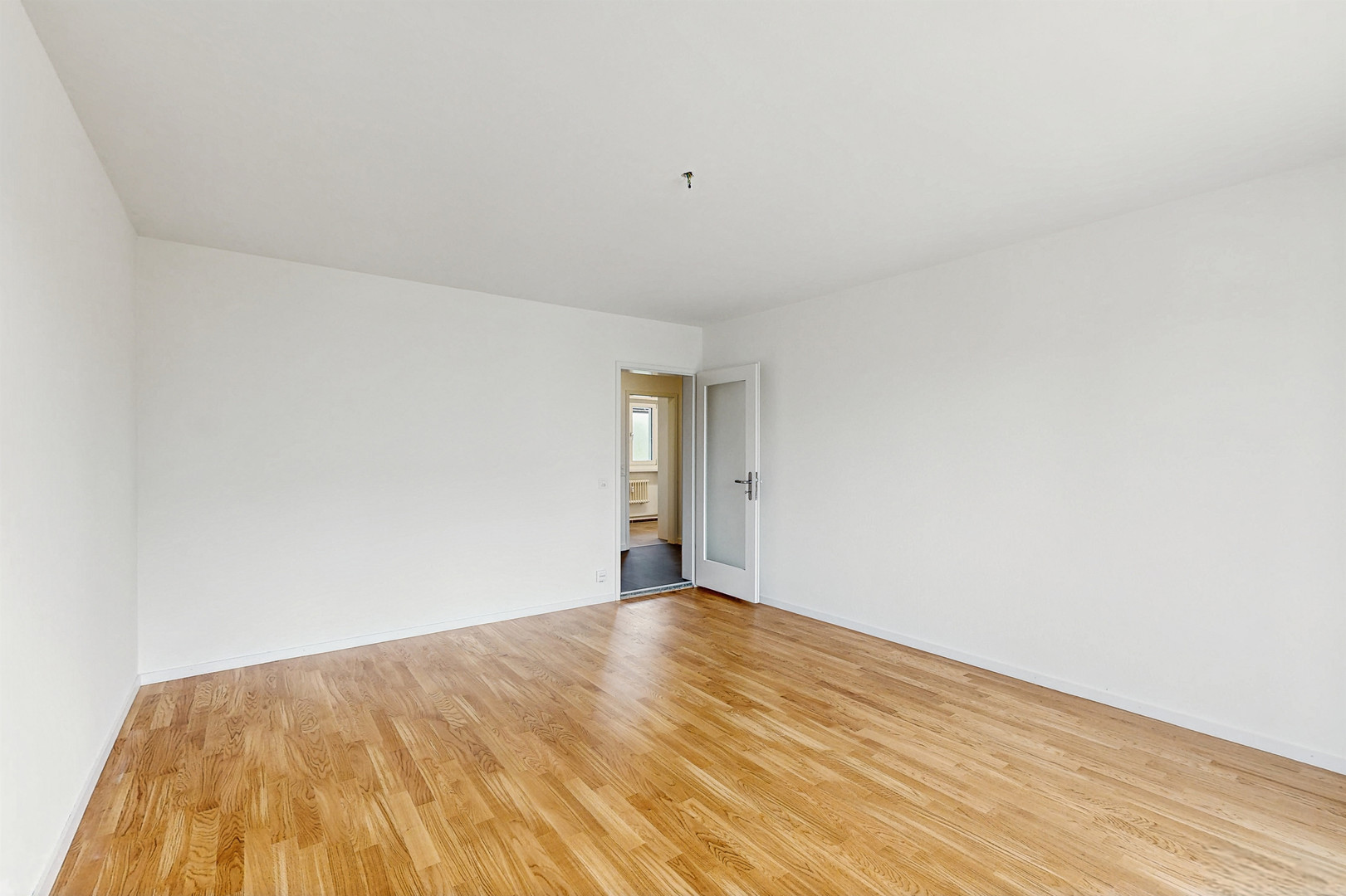 Frisch sanierte 4 Zimmer-Wohnung an begehrter Lage – Steinhausen