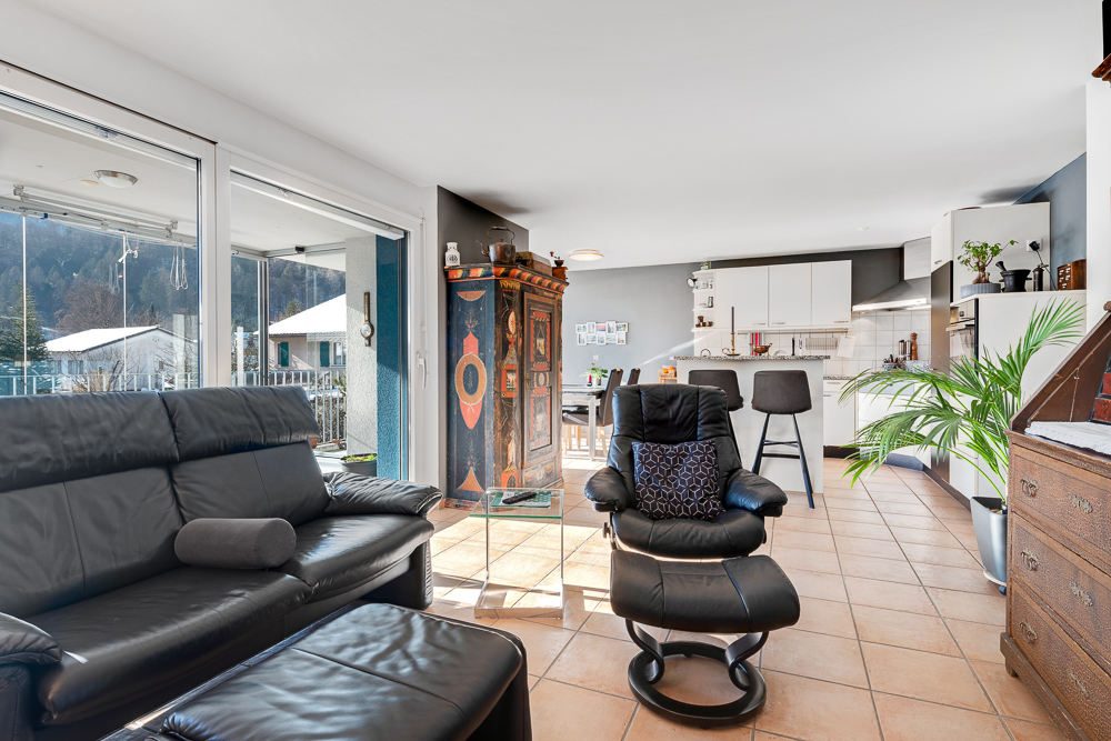 Gepflegte 31⁄2-Zimmer-Wohnung mit Wintergarten und Balkon – Glarus GL