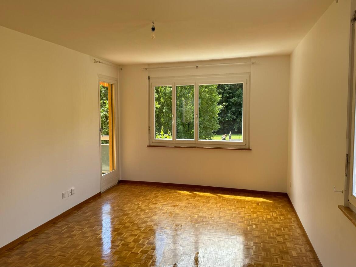 Appartement avec balcon et parking – Areuse
