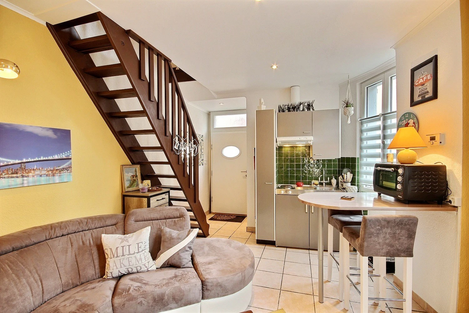 CACHET UNIQUE AU CENTRE VILLE - MAISON DE 2 PIECES + 1 CARNOTZET – Montreux