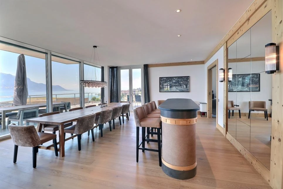 ATTIQUE EXCEPTIONNEL DE 420 M2 + 266 M2 DE TERRASSE AVEC VUE PANORAMIQUE A 360° – Montreux