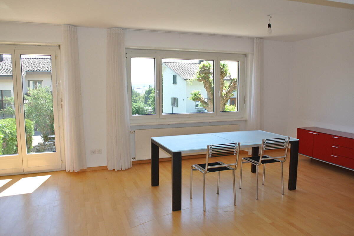 4.5 Zimmer Doppeleinfamilienhaus an sonniger Lage – Oensingen