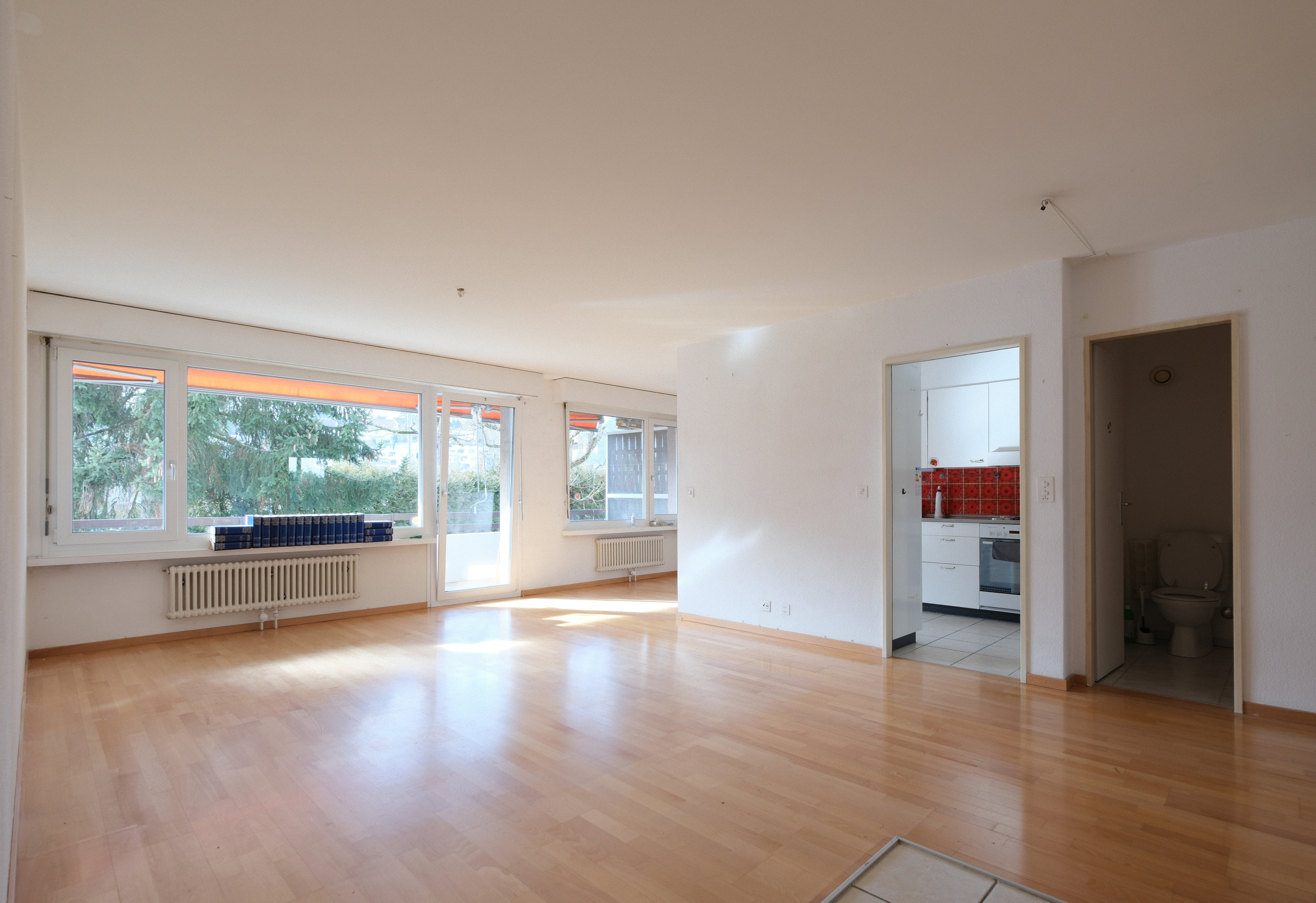 Charmante 31⁄2-Zimmerwohnung mit grossem Balkon in Allschwil – Allschwil