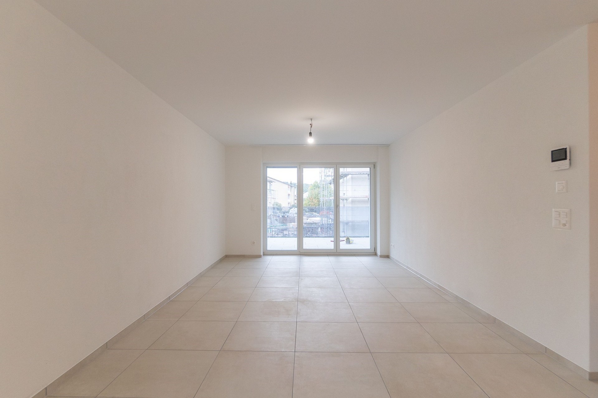 Moderne 2.5-Zimmerwohnung mit Gartensitzplatz in Kloten zu vermieten – Kloten