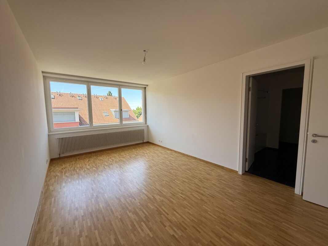Grosse 4.5-Zi.-Maisonette-Wohnung mit Hobbyraum – Oberwil BL