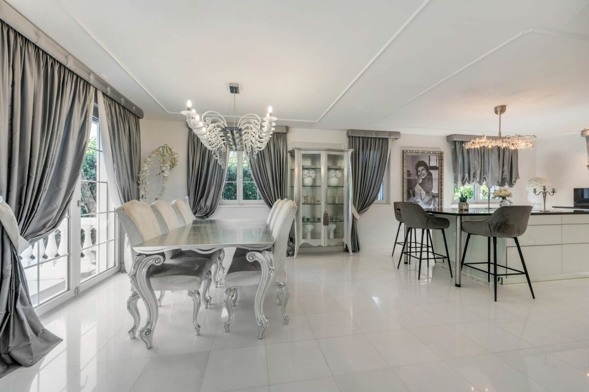 Elegantes Landhaus mit grosszügigen Nebenflächen – Aesch BL