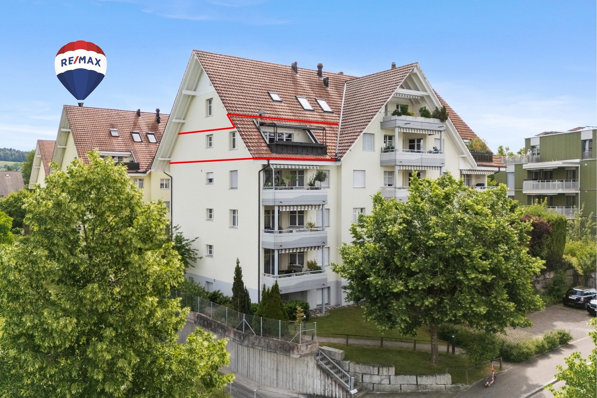 Charmante 4.5-Zi.-Dachwohnung mit sonnigem Balkon und Weitsicht – Seen