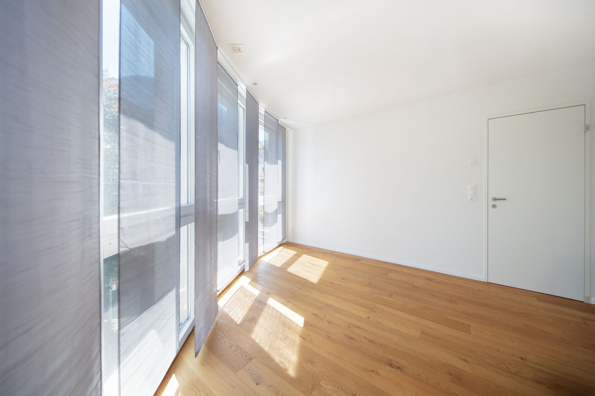 Einzigartige, lichtdurchflutete 3.5-Zi.-Wohnung mit Terrasse und Bergpanorama, 6440 Brunnen SZ – Brunnen