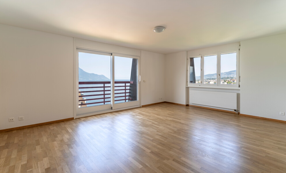 UNIQUE ! VUE TOTALE A DEUX PAS DU CENTRE ! – Montreux