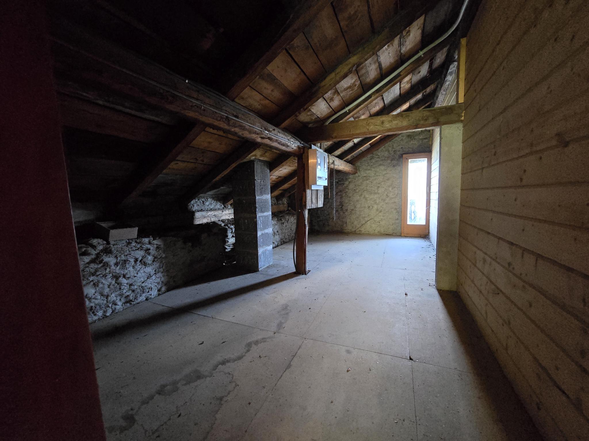 Maison jumelée de 3.5 pces / jardin, carnotzet et Garage Box inclus – Leytron