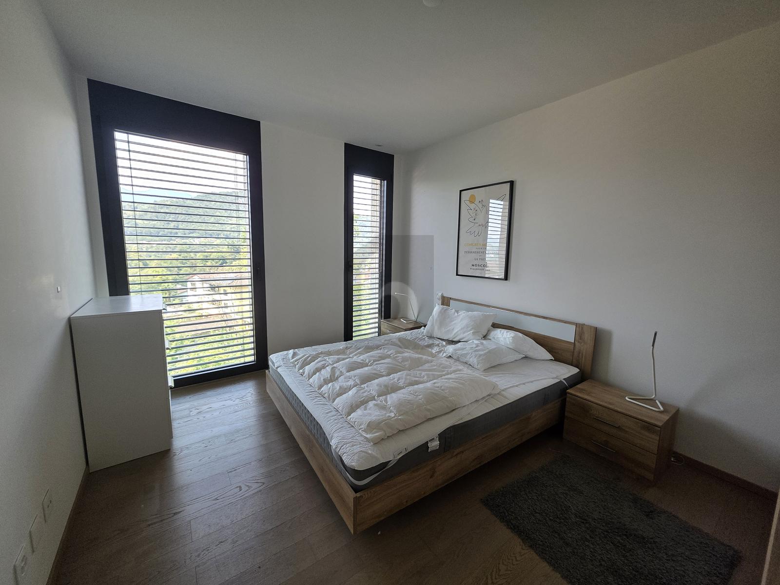 MODERN UND ELEGANT, AN SONNIGER LAGE – Davesco-Soragno