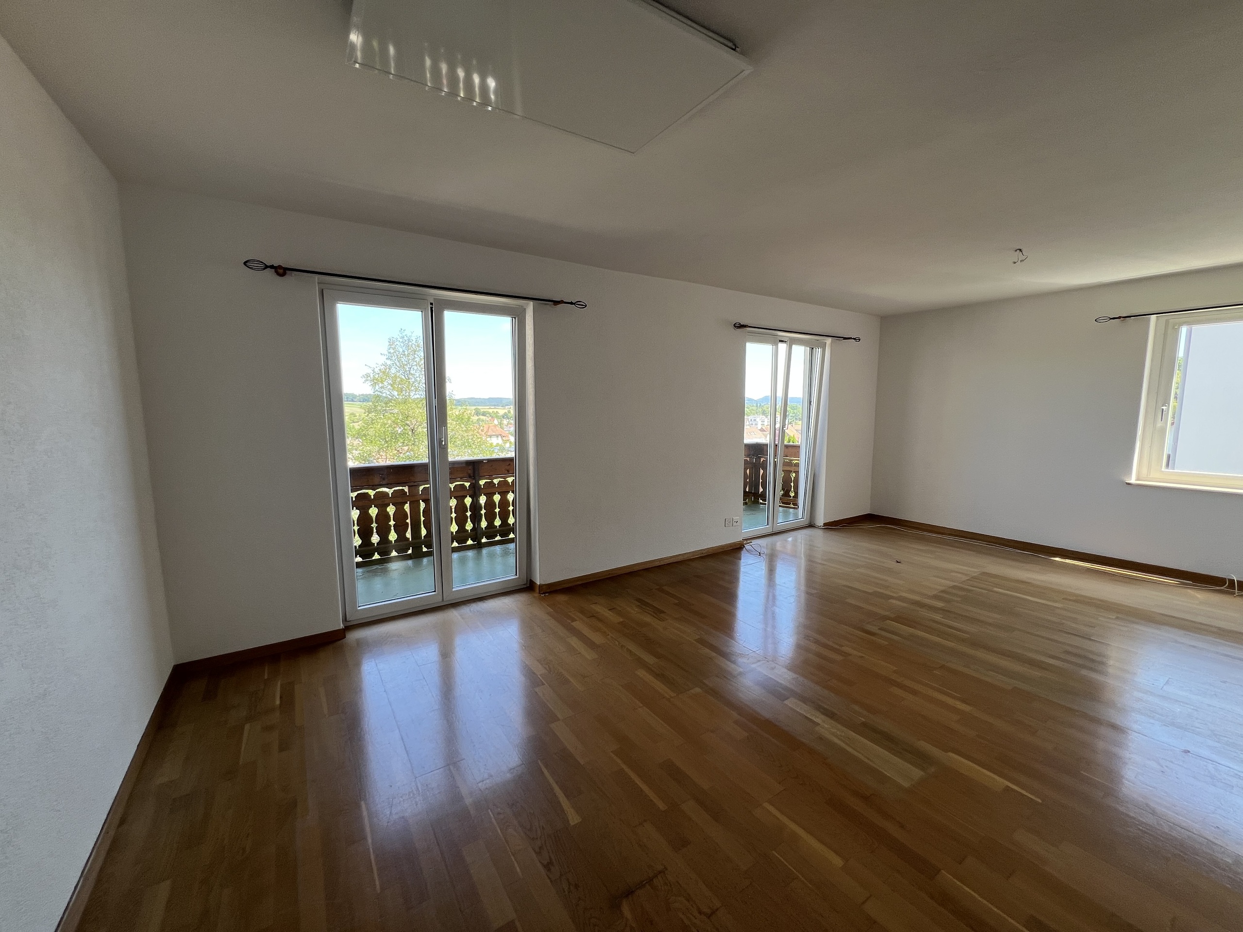 Sonniges Zuhause mit Weitsicht in Langwiesen – Langwiesen