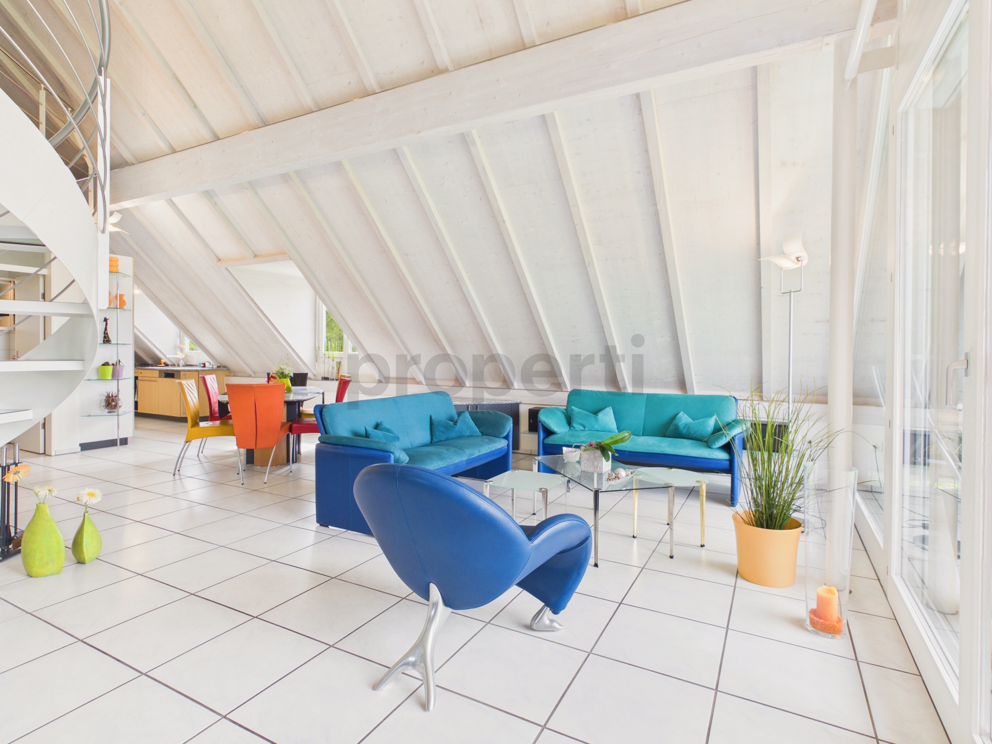 Helle 3.5-Zimmer-Dachwohnung mit Seesicht in Uster – Uster