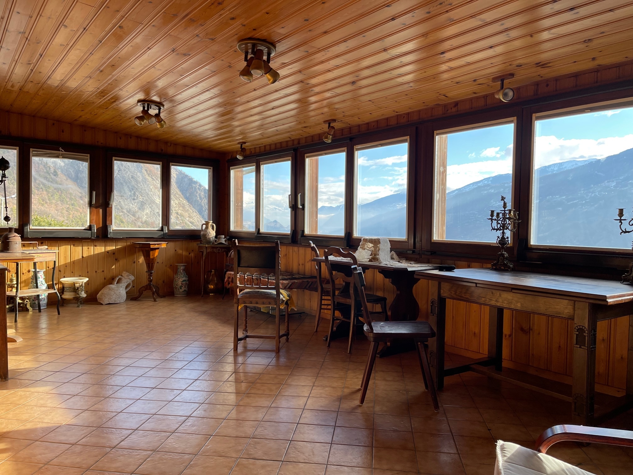 Chalet overlooking the valley in perpetuity – Leytron