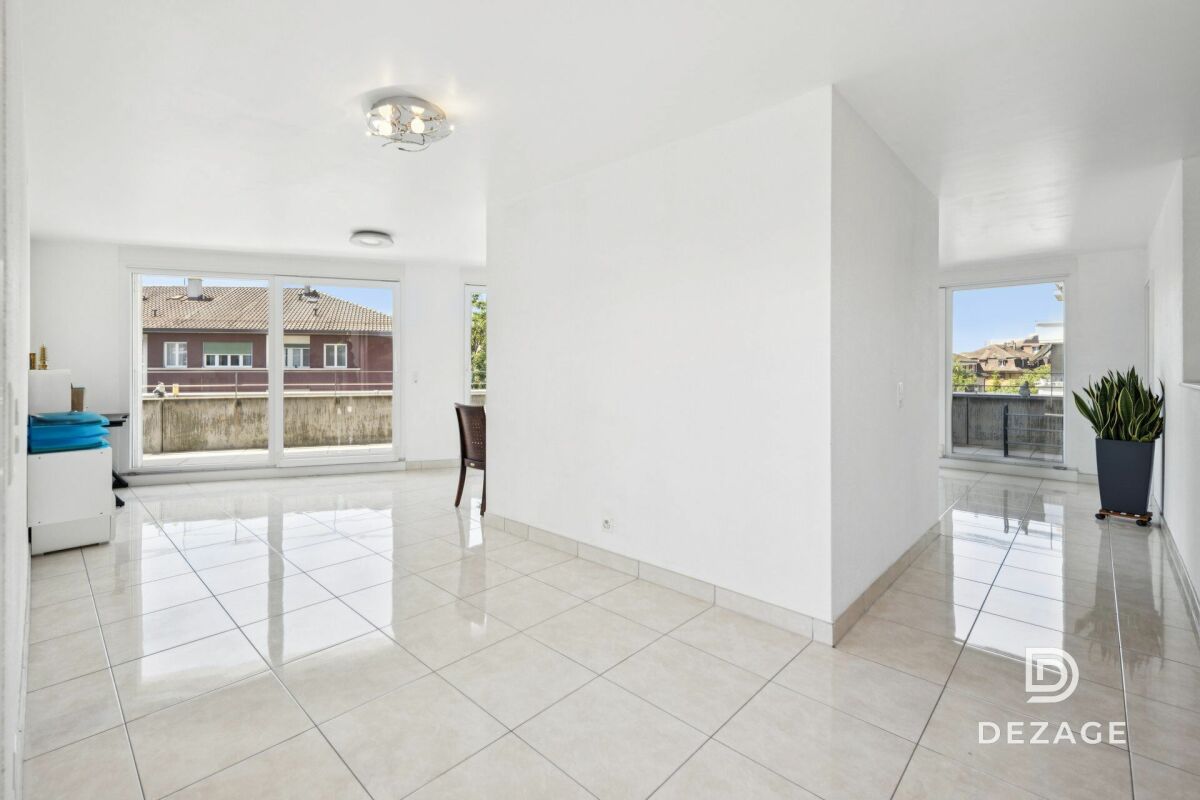 Magnifique attique-duplex de 165 m2 avec terrasse entre Lausanne et Pully, proche de toutes les commodités – Lausanne