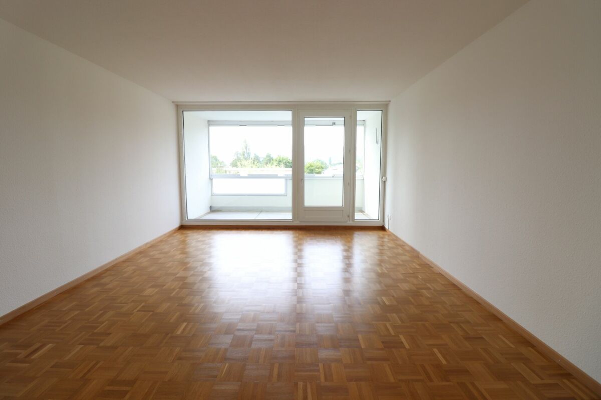 Nähe Mischelicenter- moderne 3 1/2 Zimmer-Maisonettewohnung in Reinach – Reinach BL
