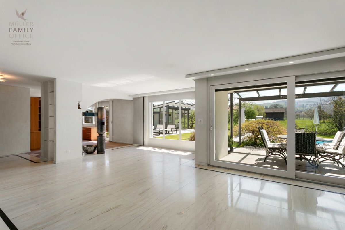 Elegantes Einfamilienhaus mit traumhafter Gartenanlage und Poolidylle – Uzwil