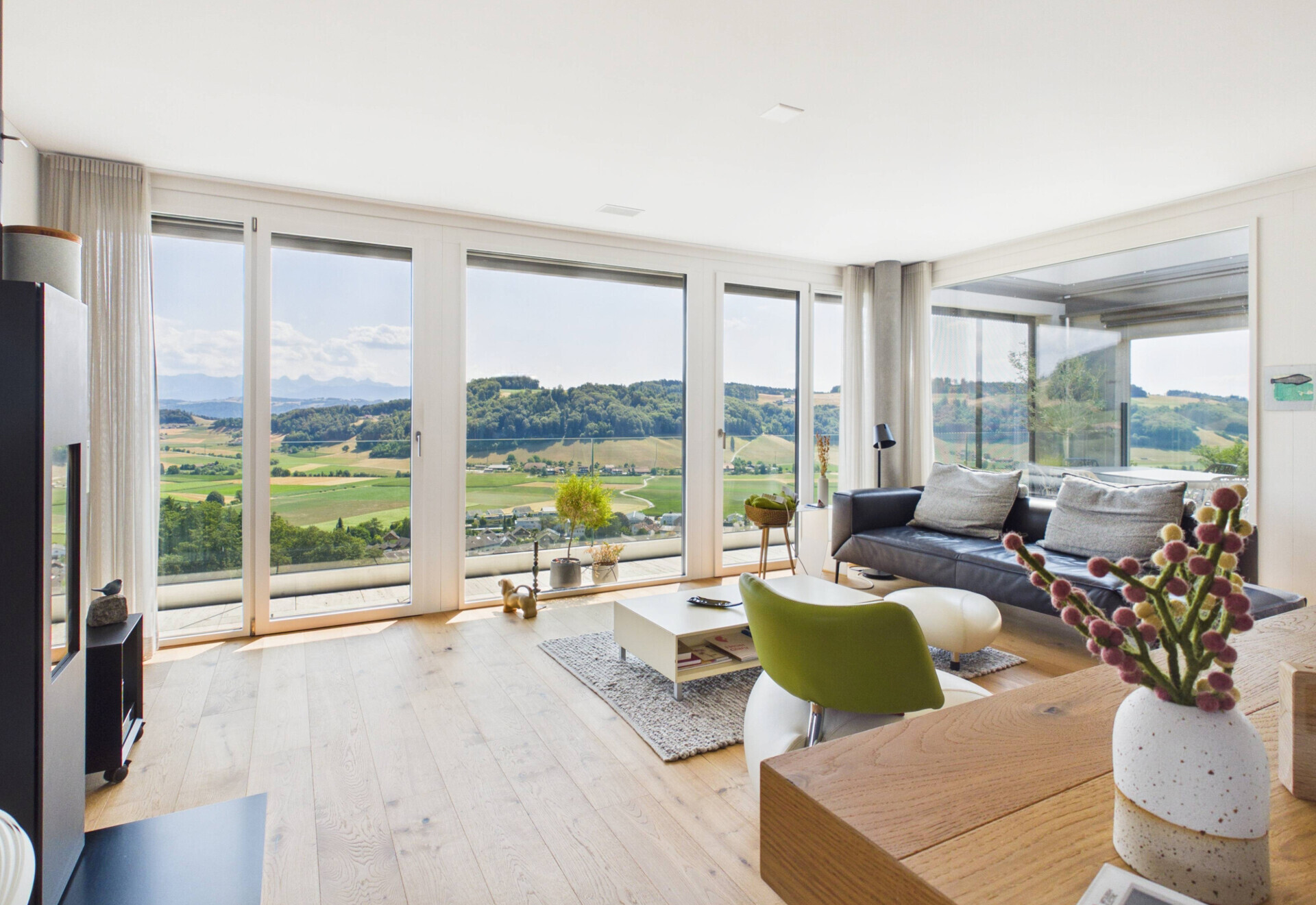 Penthouse-Wohnung mit eindrucksvoller Alpenkulisse – Utzigen