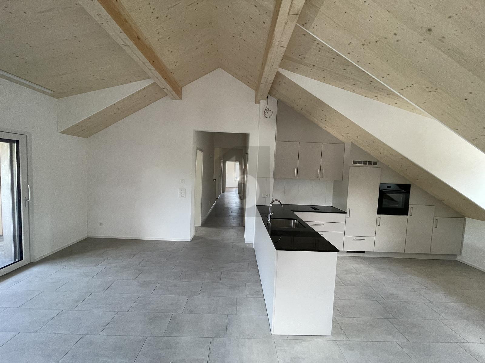 EXKLUSIVER NEUBAU MIT 2 GROSSEN LOGGIAS – Salmsach