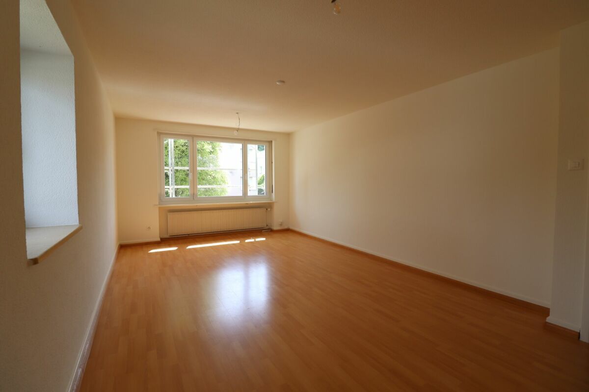 Reinach, Nähe Dorfzentrum - moderne 3-Zimmerwohnung an der Alemannenstrasse – Reinach BL