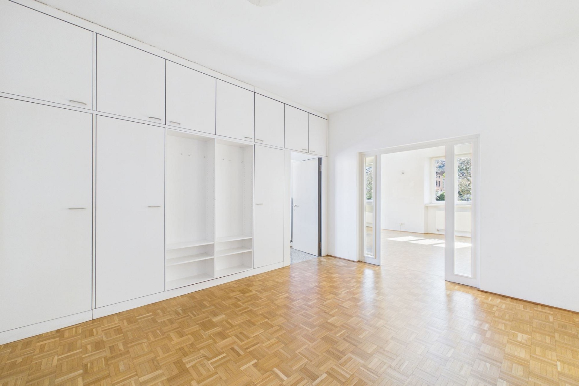 Eleganz und Vielseitigkeit im Herzen von Bellinzona: Grosszügige 3 1⁄2 Zimmerwohnung in exklusiver Wohnlage – Bellinzona