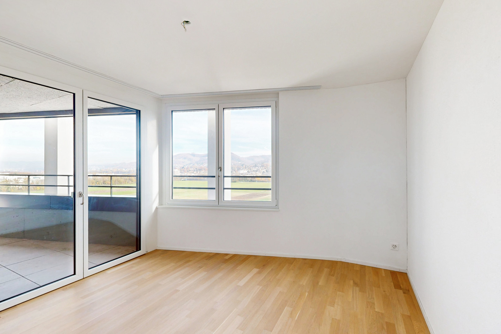 Modern wohnen mit herrlicher Aussicht – Aesch BL