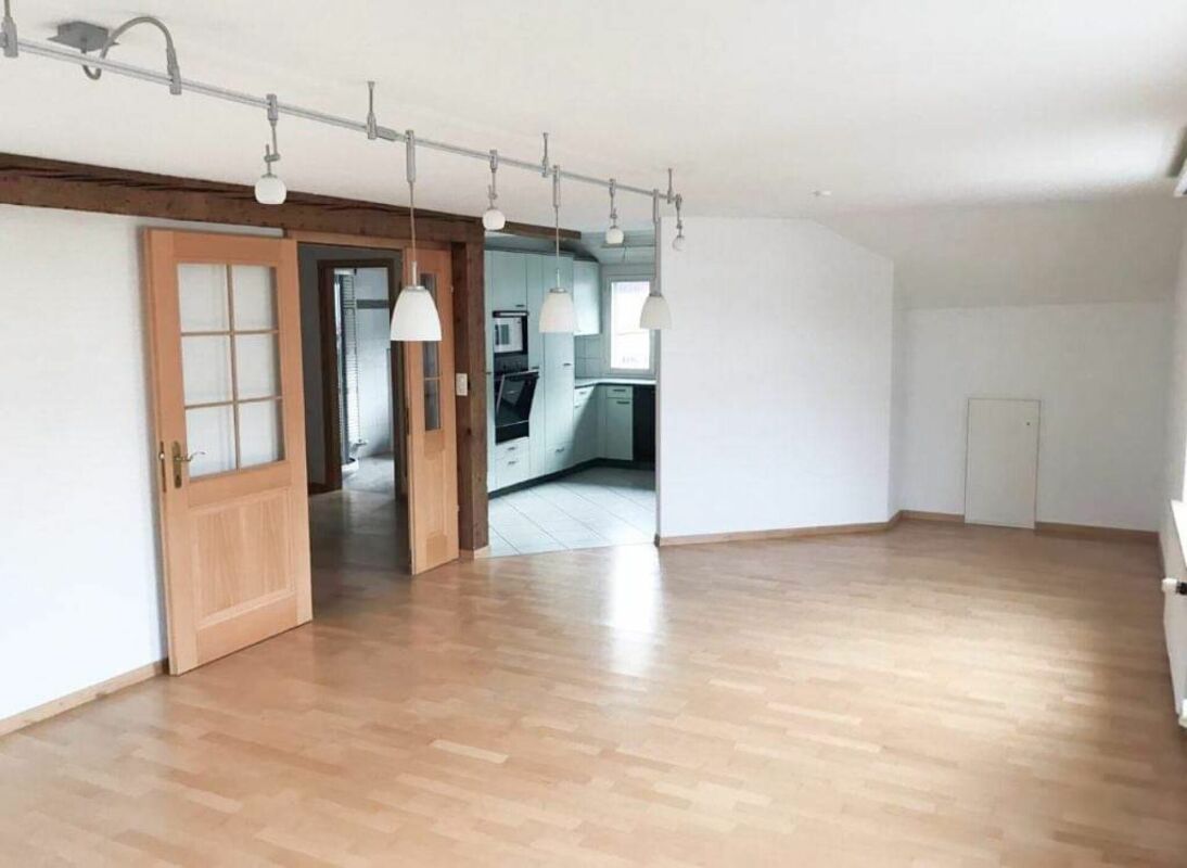 3.5 Zimmer-Maisonette-Wohnung inkl. PP – Tenniken