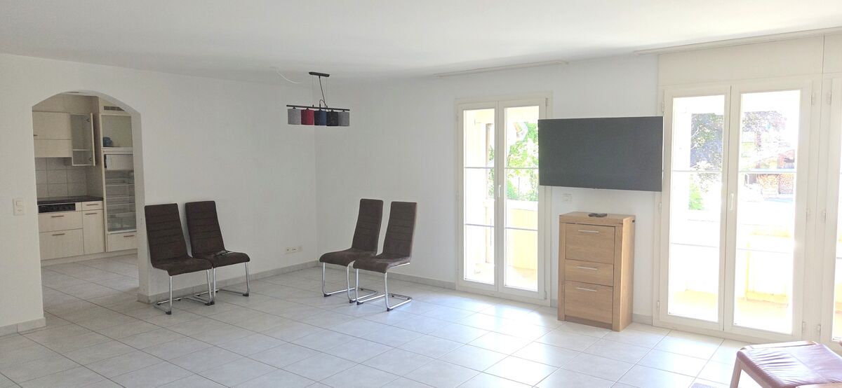 Gepflegte 5.5-Zimmer-Wohnung mit Balkon + schöner Aussicht in Zurzach – Böbikon