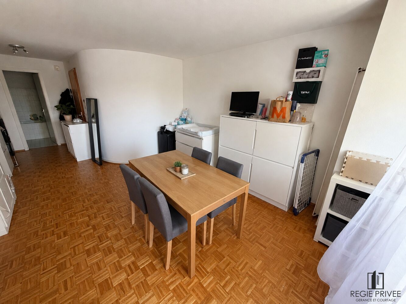Appartement 2 pièces au 4e étage – Clarens