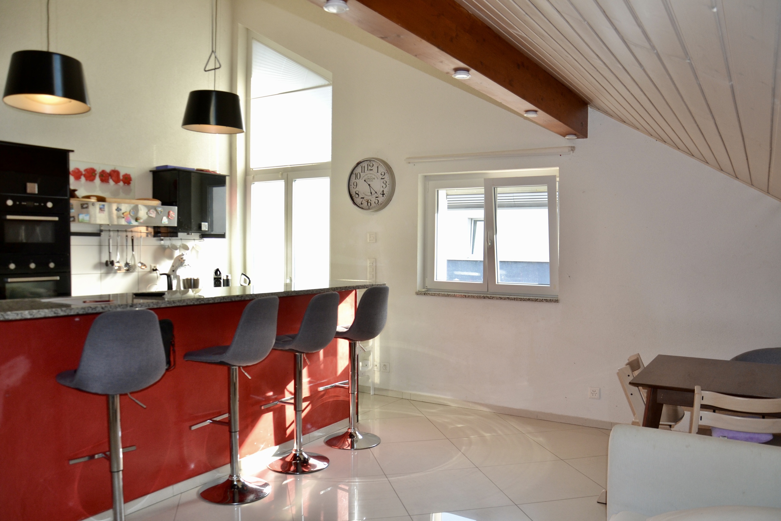 Bright 3-room apartment on the top floor – Tolochenaz