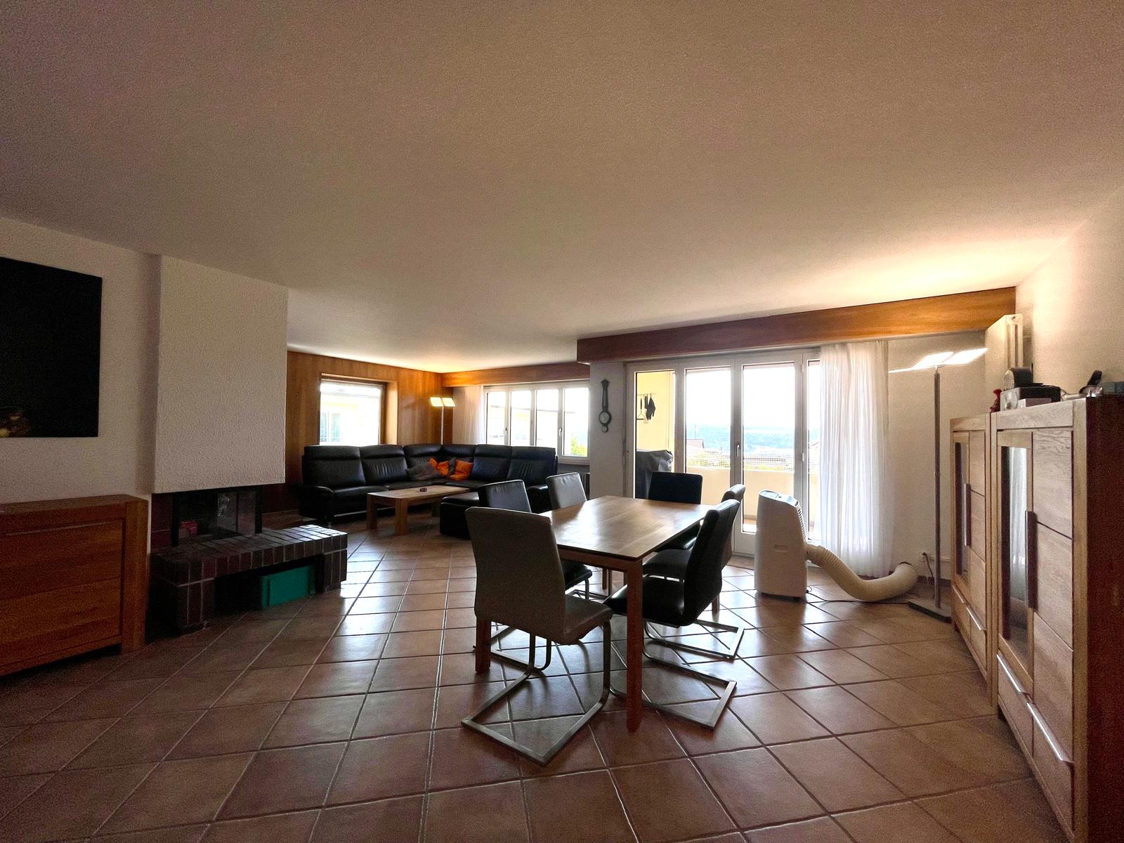 Gemütliches Wohnen mit schönem Balkon, herrlicher Aussicht und inklusive einem Hobbyraum – Oberrohrdorf
