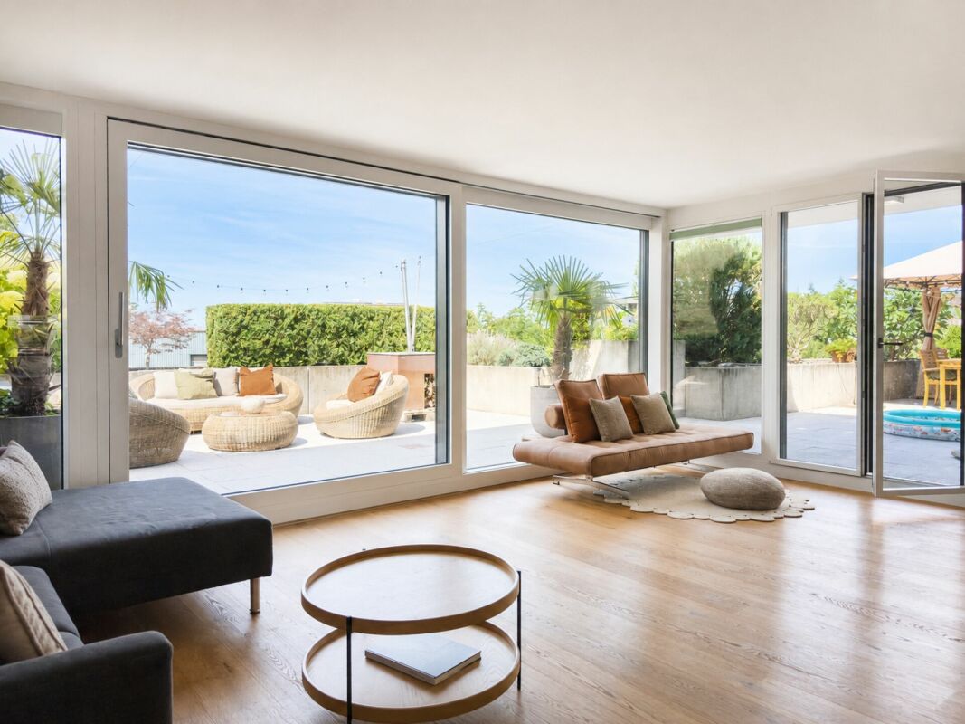 Von Grund auf erneuert, bis ins Detail hochwertig ausgebaut! Ein aussergewöhnliches Terrassenhaus mit über 112 m2 Sonnenterrasse – Bolligen